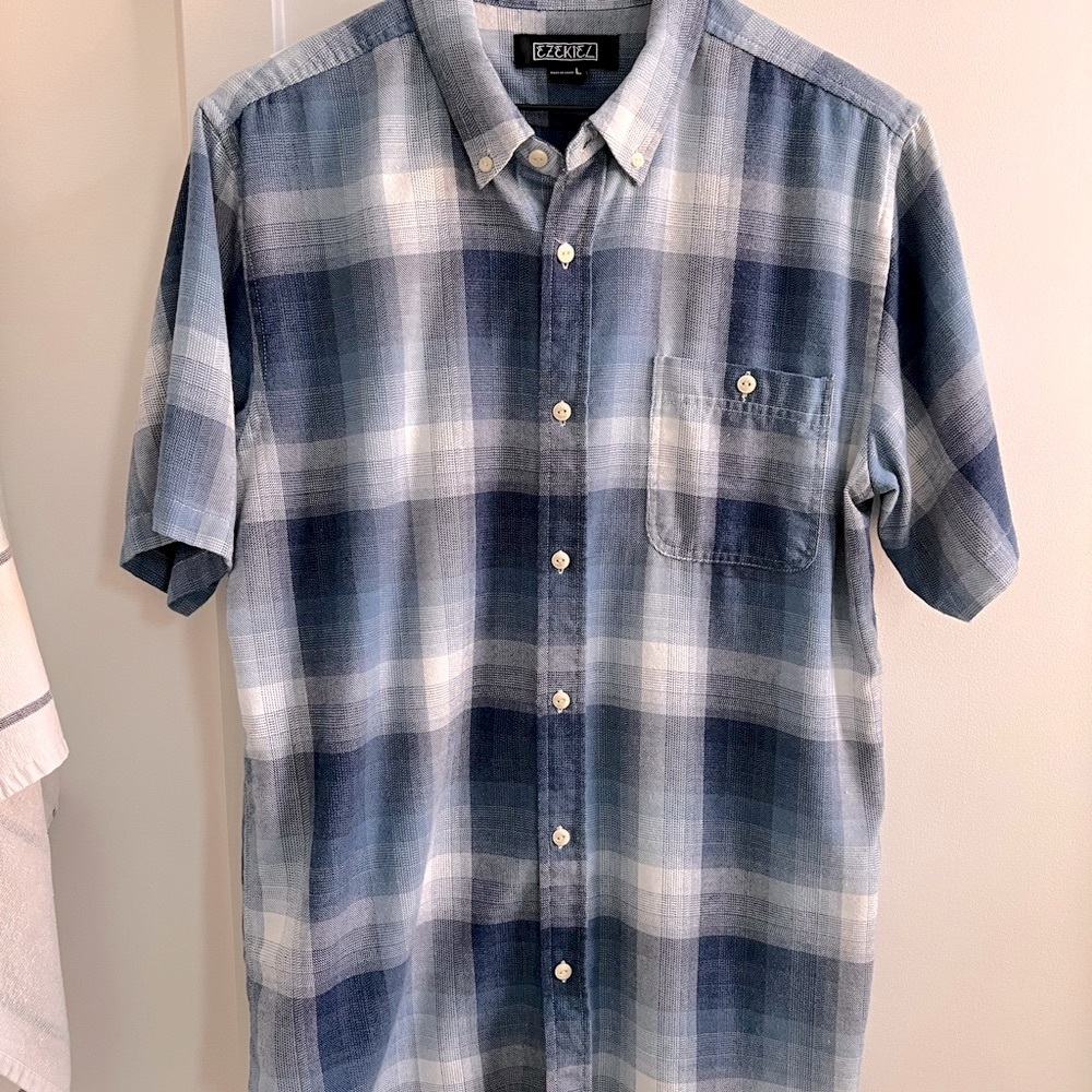 🌾 Men’s Ezekiel Button Down Shirt Plaid Size Large 🌾